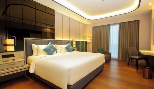 Deluxe-Einzelzimmer, 1 King-Bett, Poolblick