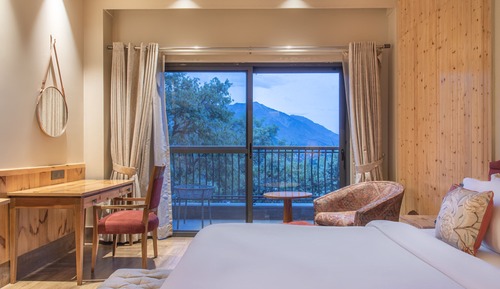Comfort-Zimmer, Balkon, Talblick