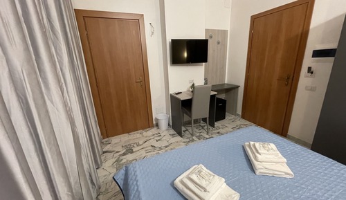 Basic-Zimmer, 1 Queen-Bett, mit Bad, Stadtblick