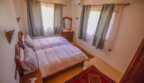 Traditional-Doppel- oder -Zweibettzimmer