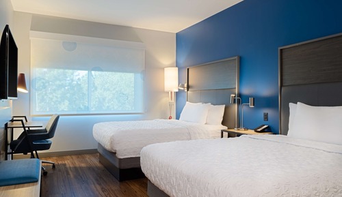 Zimmer, 2 Queen-Betten, barrierefrei, Badewanne