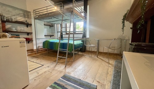 Junior-Doppel- oder -Zweibettzimmer