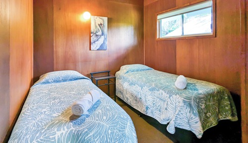 Familien-Ferienhütte, 2 Schlafzimmer, Nichtraucher, zum Garten hin