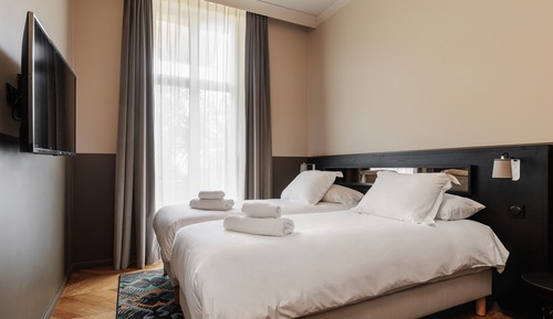 Standard-Doppel- oder -Zweibettzimmer