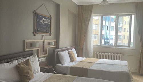 Familien-Vierbettzimmer