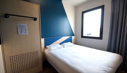Dreibettzimmer, Mehrere Betten