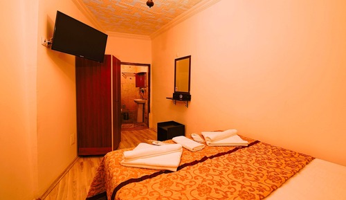 Standard-Doppelzimmer, 1 Queen-Bett, Blick auf den Innenhof, Erdgeschoss
