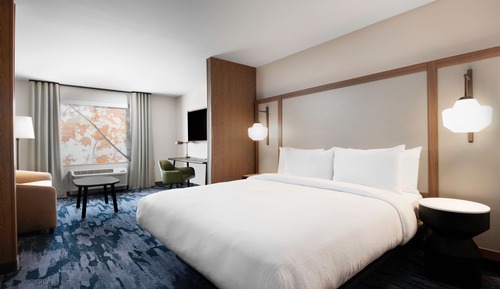 Suite, 1 King-Bett und Schlafsofa, Nichtraucher (Mobility Accessible, Tub)