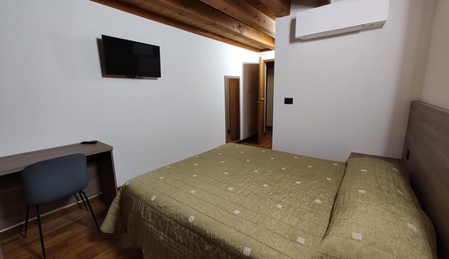 Doppel- oder Zweibettzimmer