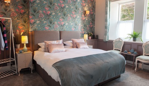 Superior-Doppel- oder -Zweibettzimmer