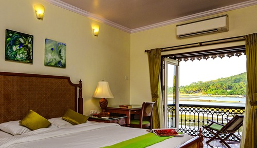 Superior-Doppelzimmer, 1 Doppelbett, Balkon, Flussblick