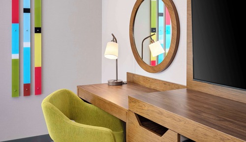 Zimmer, 2 Queen-Betten, Kühlschrank und Mikrowelle
