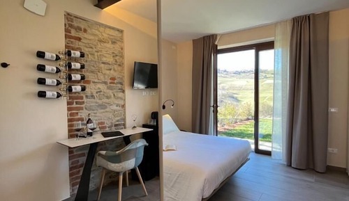 Panoramic-Doppelzimmer, 1 Doppelbett, Poolzugang, Blick auf den Weinberg