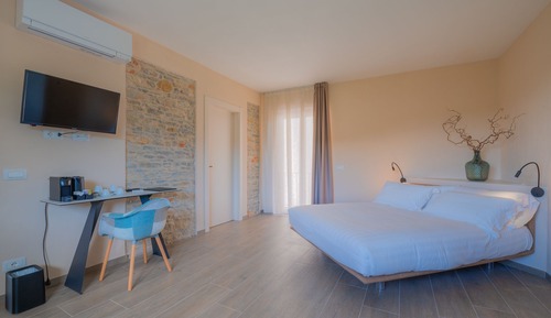 Panoramic-Suite, 1 Schlafzimmer, Poolzugang, Blick auf den Weinberg