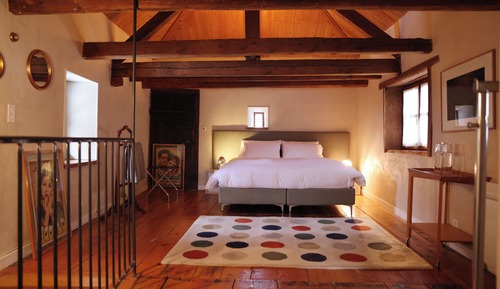Zimmer, Mehrere Betten, Blick auf den Innenhof