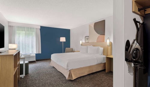 Zimmer, 1 King-Bett, barrierefrei (Mobility & Hearing, Roll-in Shower)