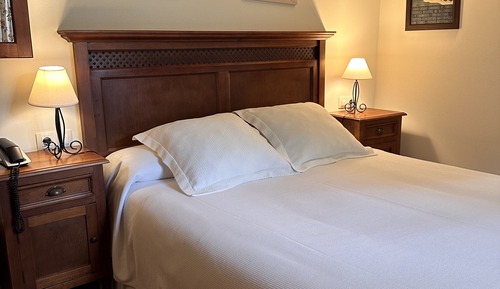 Standard-Doppel- oder -Zweibettzimmer