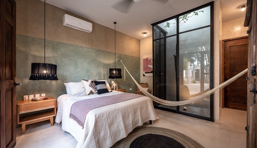 Deluxe-Zimmer, 1 Queen-Bett, Kühlschrank, Poolblick