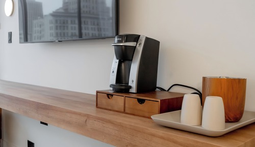 Deluxe King Accessible Room