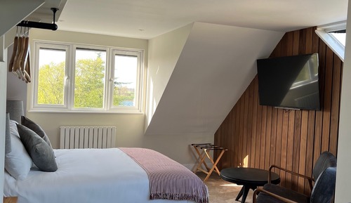 Deluxe-Zimmer, 1 King-Bett, Flussblick