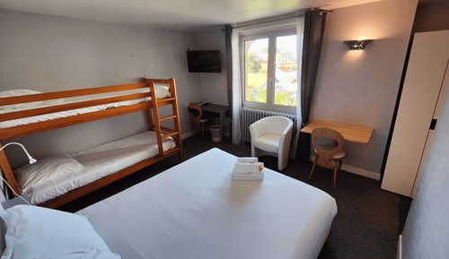 Familien-Vierbettzimmer, eingeschränkter Meerblick