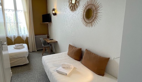 Superior-Dreibettzimmer, Balkon, eingeschränkter Meerblick