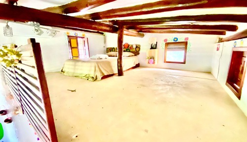 Traditional-Ferienhütte