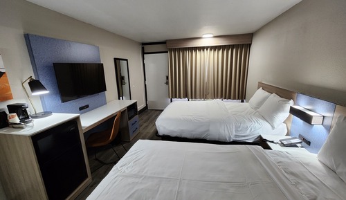 Deluxe-Doppelzimmer, 2 Doppelbetten, Nichtraucher, Kühlschrank und Mikrowelle