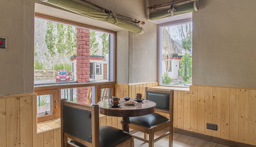 Traditional-Ferienhaus, Terrasse, Bergblick