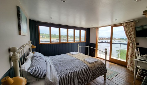 Superior-Doppelzimmer, mit Bad, Blick auf den Jachthafen