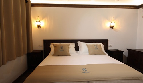 Deluxe-Doppel- oder -Zweibettzimmer