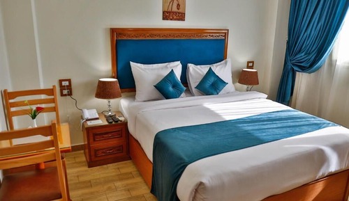 Standard-Doppel- oder -Zweibettzimmer