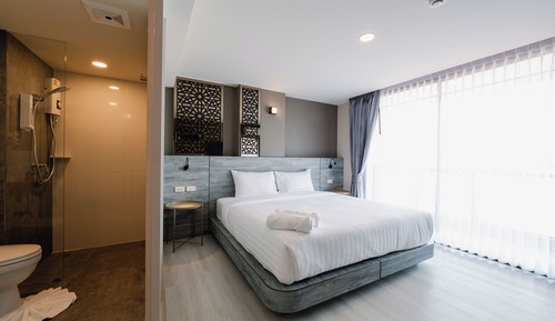 Standard-Doppelzimmer, Flussblick