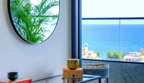 Luxury-Apartment