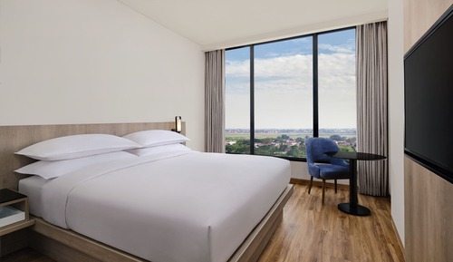 Deluxe-Zimmer, 1 King-Bett, Stadtblick (Free Airport Shuttle)