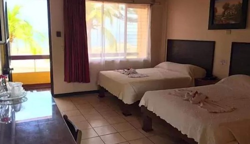 Economy-Zimmer, 2 Doppelbetten, Meerblick