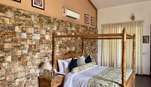 Luxury-Einzelzimmer, 1 Queen-Bett, Nichtraucher, Poolblick