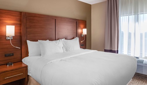 Suite, 1 King-Bett und Schlafsofa, barrierefrei, Nichtraucher