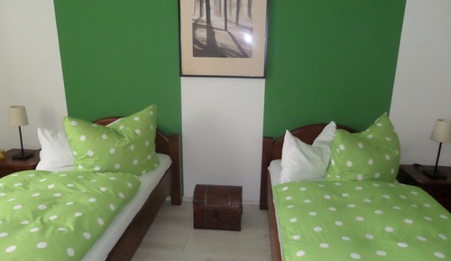 Standard-Apartment, eigenes Bad, Flussblick (Ferienwohnung 2)