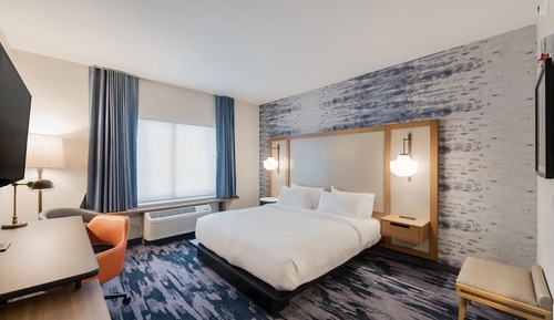 Zimmer, 1 King-Bett, Nichtraucher (Mobility/Hearing Access, Roll-in Shwr)