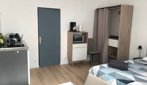 Studio, eigenes Bad (La Dérobée)