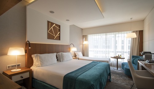 Deluxe-Doppelzimmer (with Extra Bed)