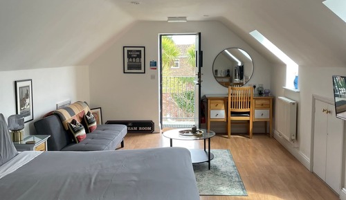 Doppelzimmer, mit Bad (The Broadside Room)