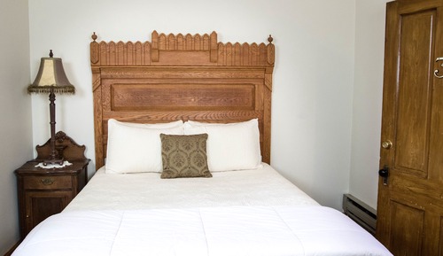Privates Bad – Einzelzimmer mit Queensize-Bett – 2. Etage
