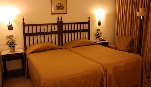 Standard-Doppel- oder -Zweibettzimmer
