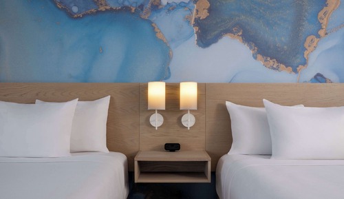 Zimmer, barrierefrei (2 Queen and 1 Sofa Bed, with Shower)