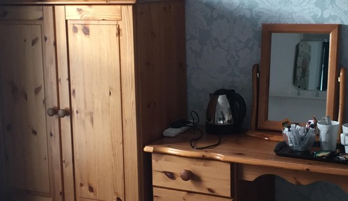 Standard-Zweibettzimmer, Gemeinschaftsbad