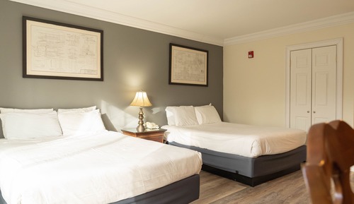 Standard Double Queen room