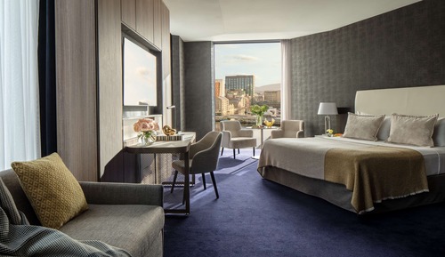 Junior-Suite, Eckzimmer (View, Extra Bed 2 adults + 2 children)