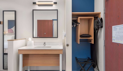 Zimmer, 1 King-Bett, barrierefrei, Badewanne (Mobility & Hearing)